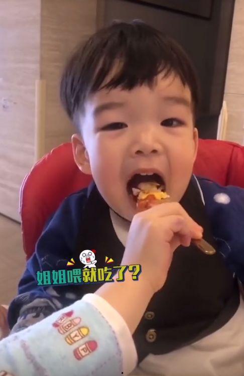 吃瓜娱乐王栎鑫是谁的孩子